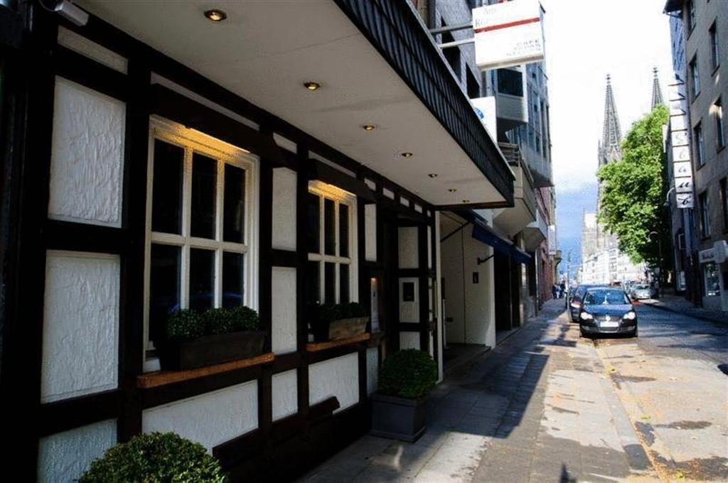 Dom Am Roemerbrunnen Hotel 3*